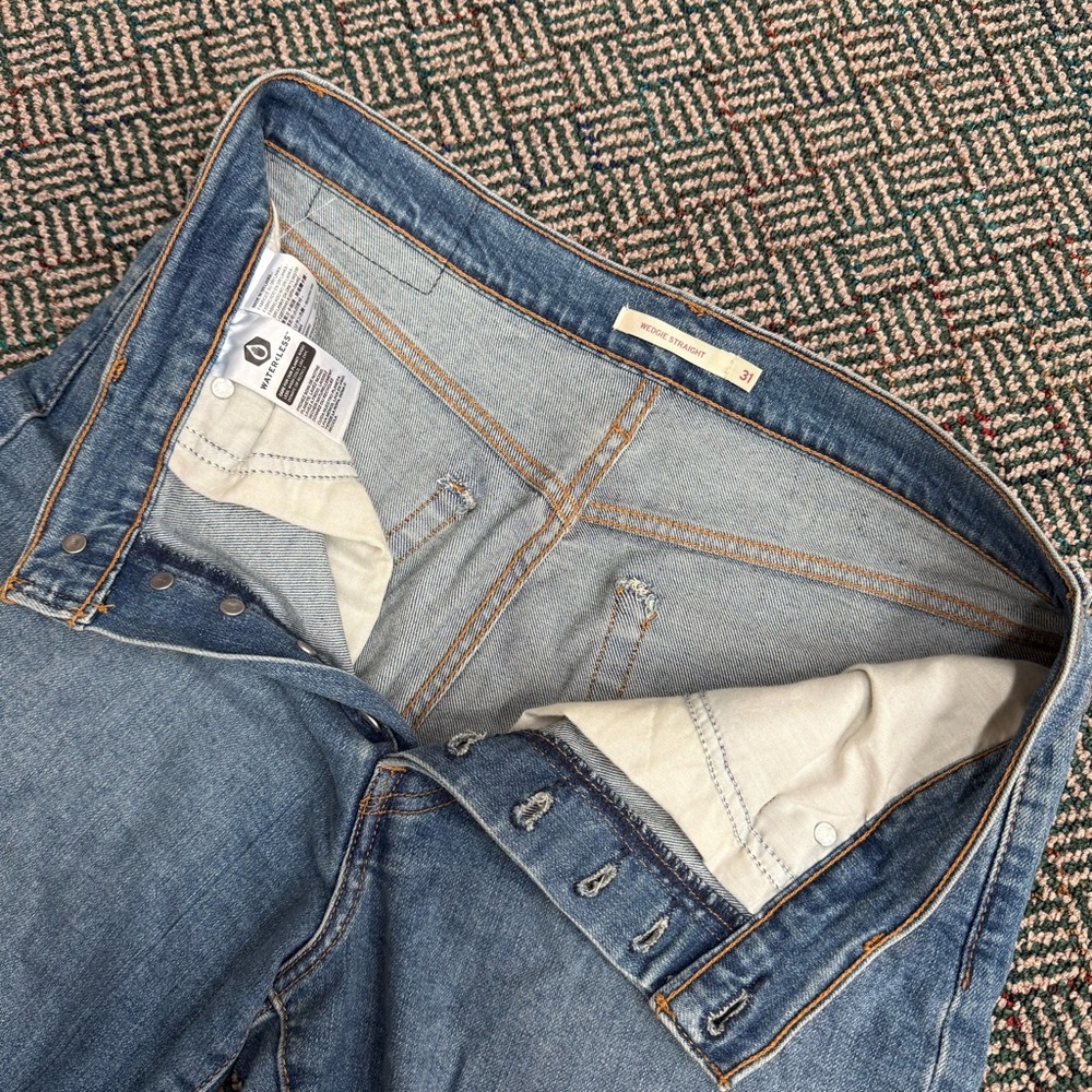 Levi’s Wedgie Straight - Picture 4 of 7